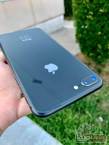 iPhone 8 Plus