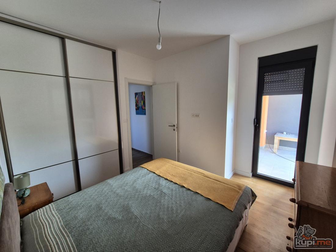 [IZDAJEM] Jednosoban Stan 40m2 u Bar (350m od Mora)