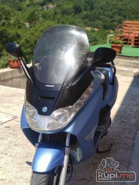 Piaggio x8 200