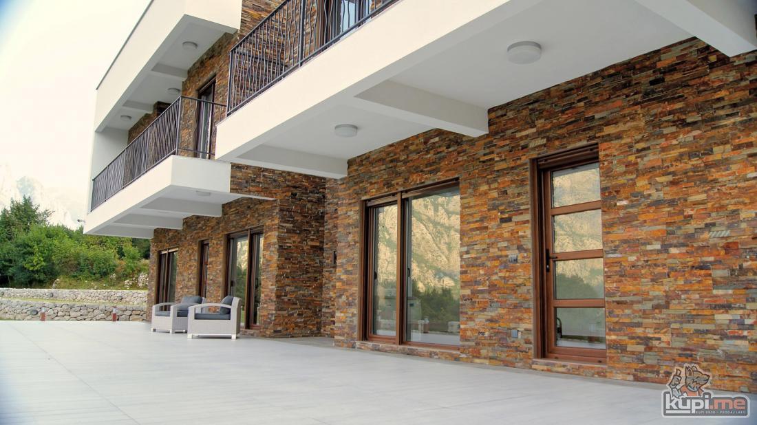 Kotor, Prčanj – nova vila na placu od 1.625m2, 100 m od mora