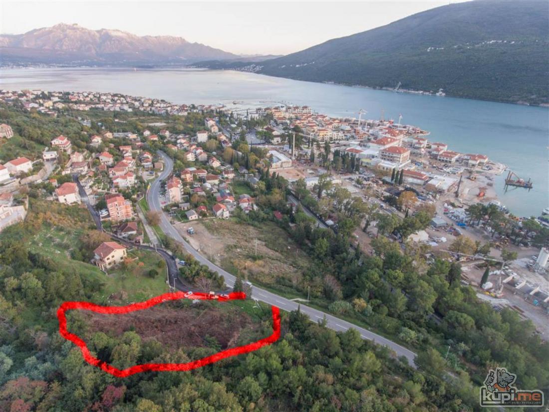 Prodajem plac u Kumbor blizu Porta 