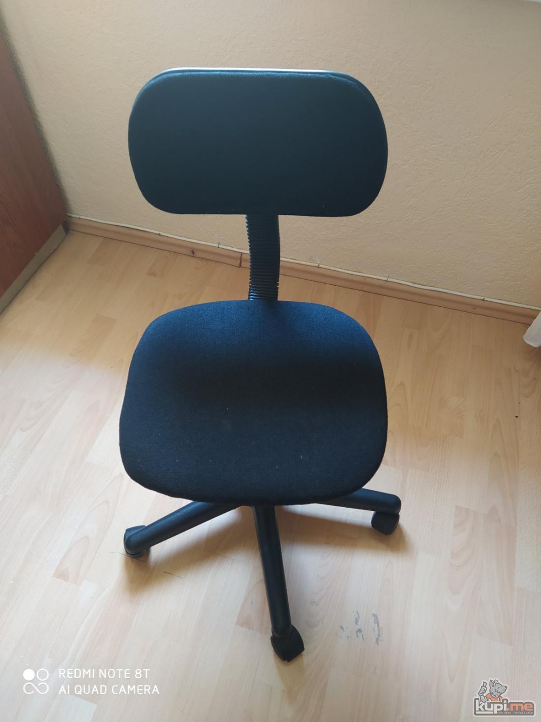 Prodajem kompjutersku stolicu